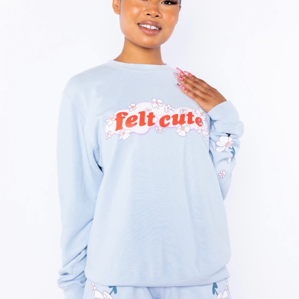 By Samii Ryan Felt Cute Crewneck Sweatshirt Blue